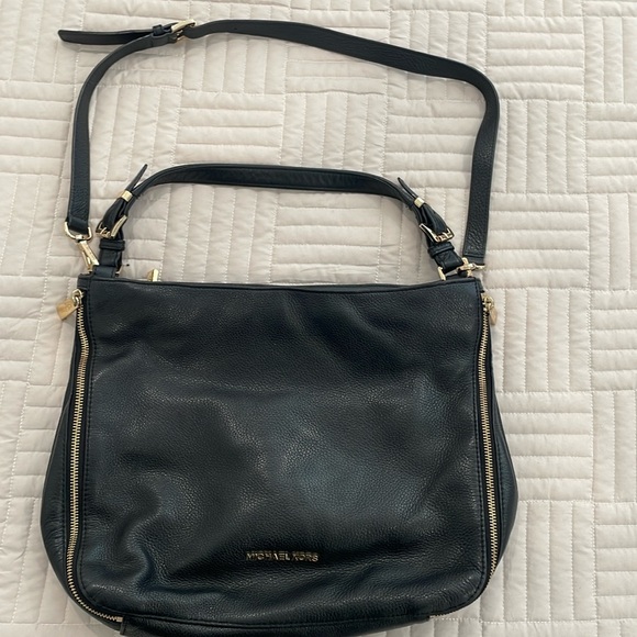 Michael Kors purse - Picture 1 of 7